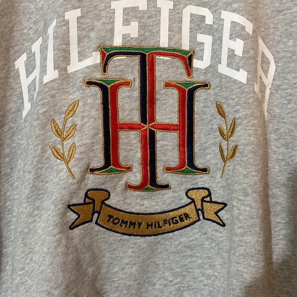 Tommy Hilfiger Women’s Sweatshirt - Picture 6 of 8